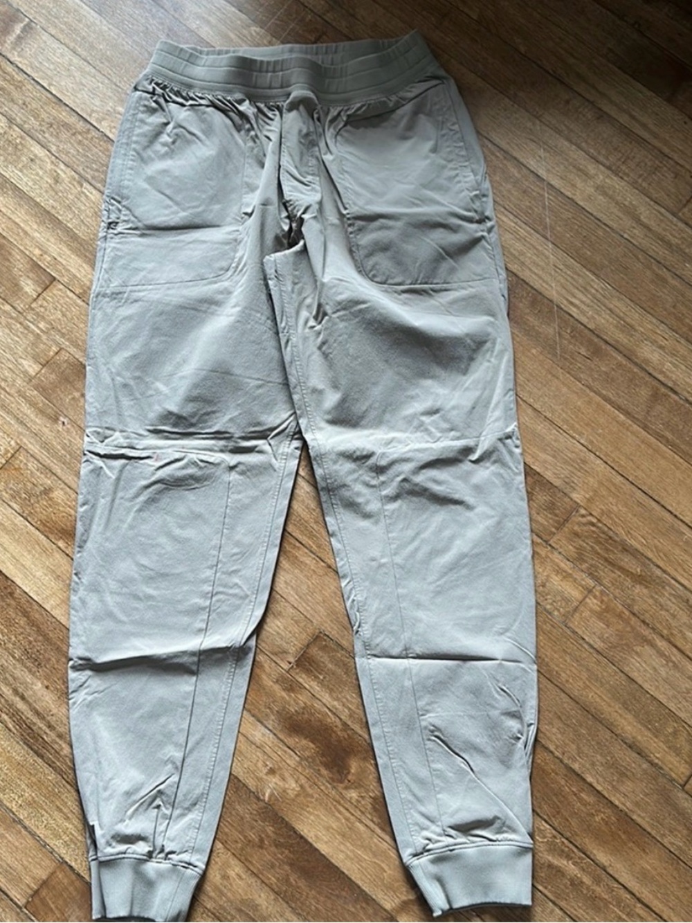 ALO Yoga co op pants Men's Jogger Pants in Light Gray